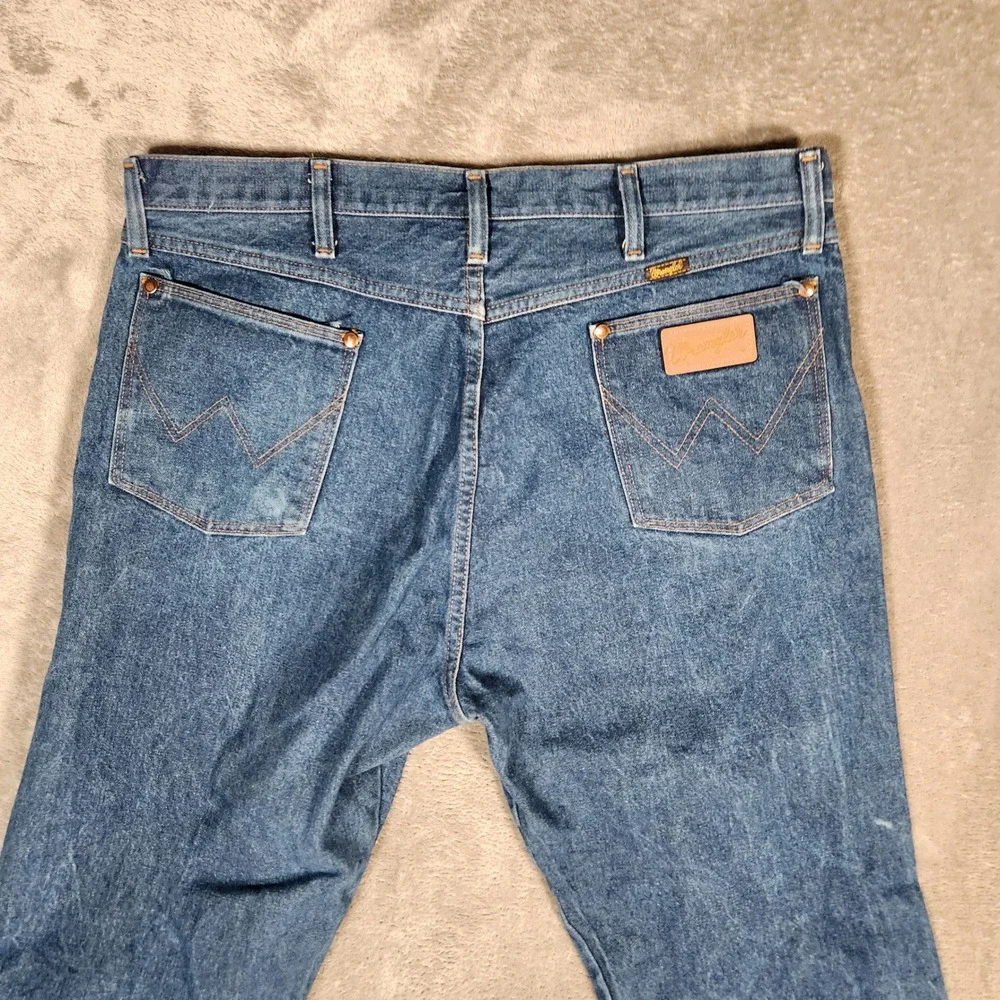 Vintage Wrangler Jeans Men's 40X32 Blue Excellent 13MWZ Cowboy Cut Made in USA - Picture 9 of 11